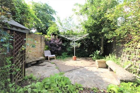 1 Avenue Road, Brentford, TW8 9NS