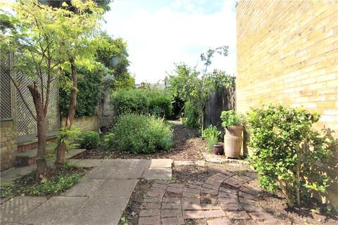 1 Avenue Road, Brentford, TW8 9NS