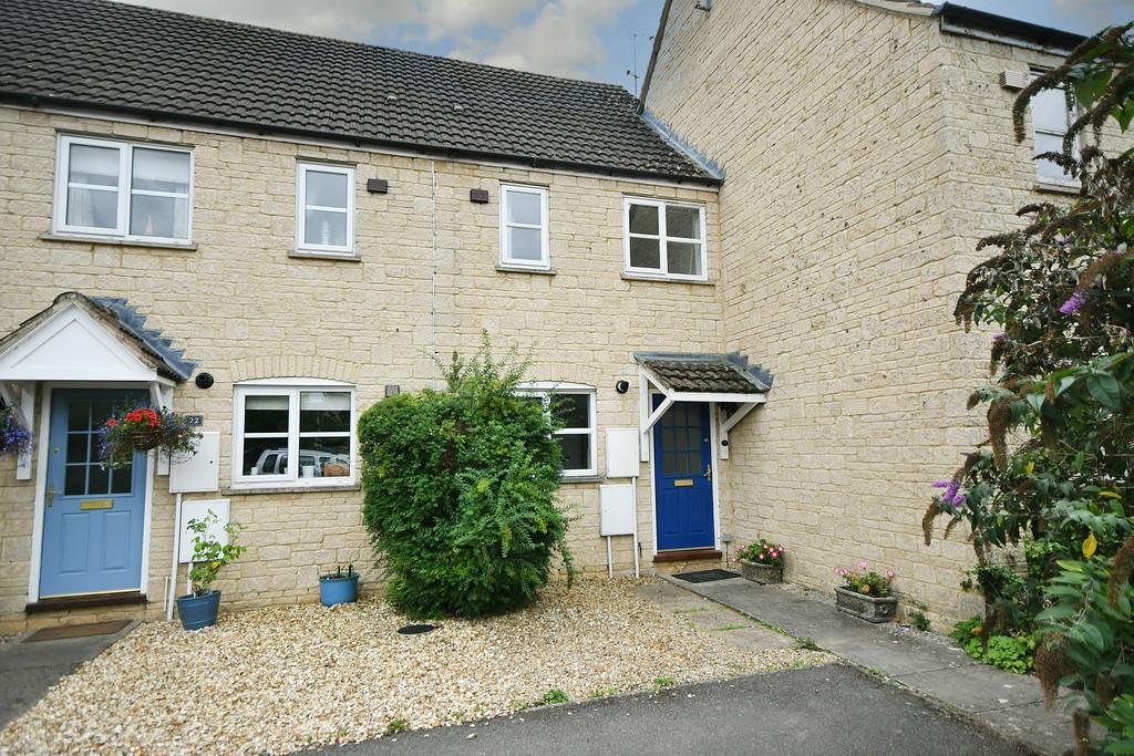 Swansfield, Lechlade 2 bed terraced house £235,000