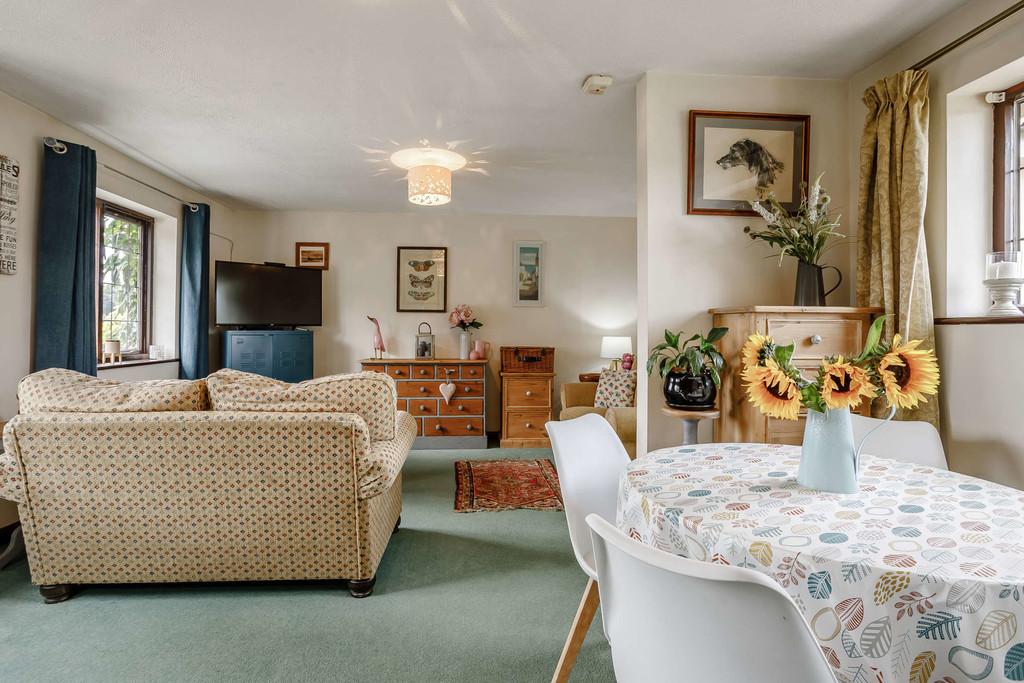 Annexe Dining/Sitting Room