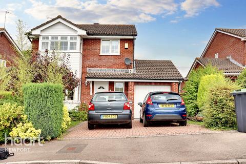 4 bedroom detached house to rent, Maddox Close, Monmouth