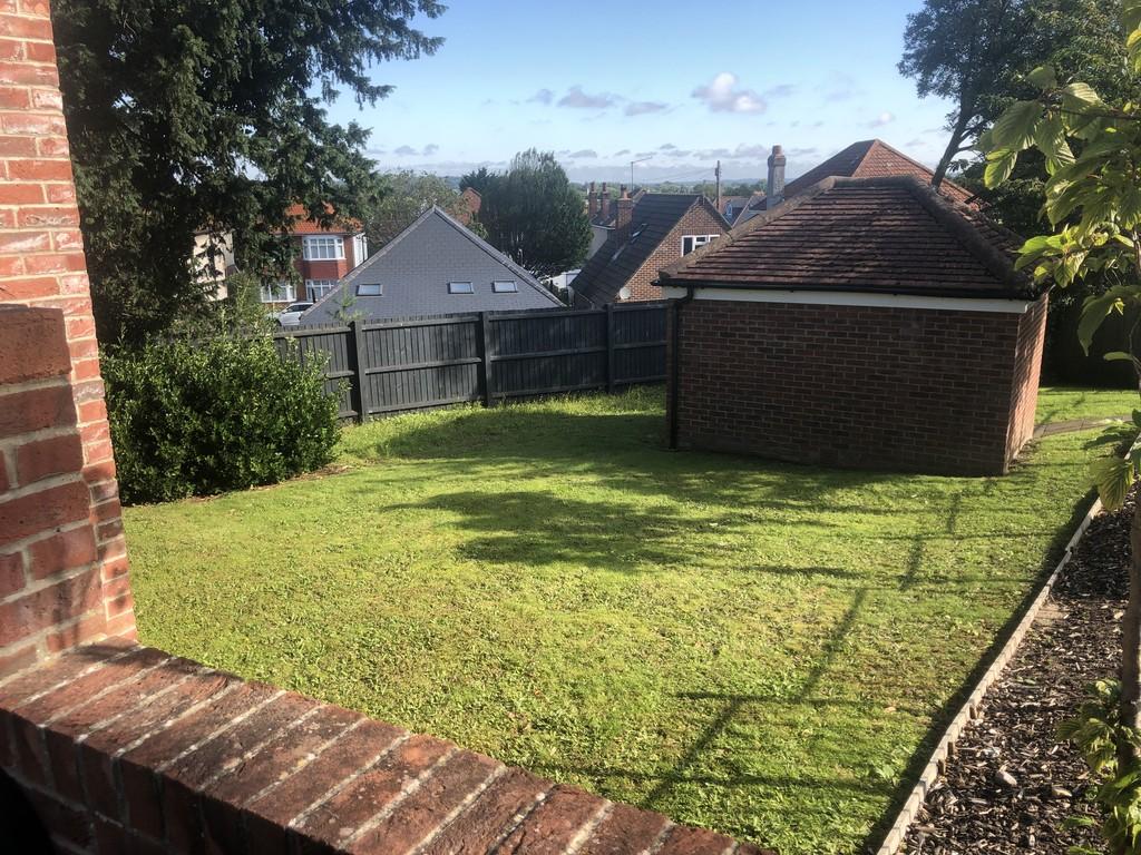 Foxholes Road, Southbourne 2 bed flat £169,950