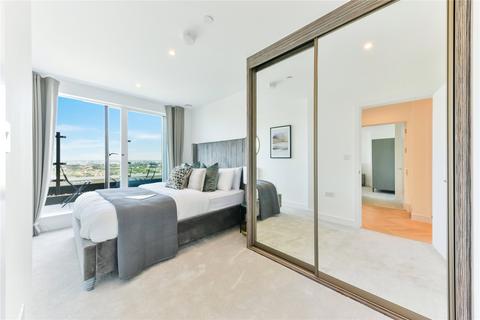 3 bedroom penthouse to rent, Peglar Square, London, SE3