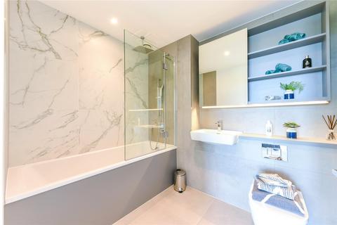 3 bedroom penthouse to rent, Peglar Square, London, SE3