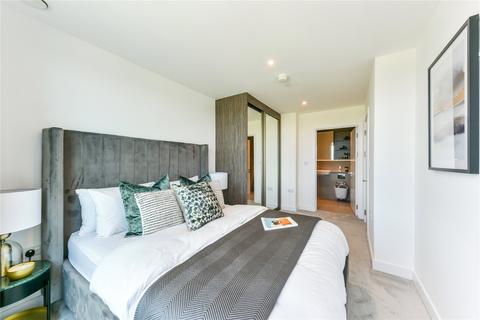3 bedroom penthouse to rent, Peglar Square, London, SE3