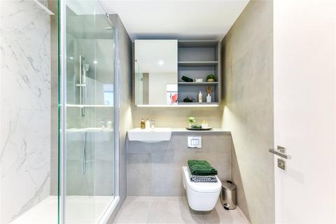 3 bedroom penthouse to rent, Peglar Square, London, SE3