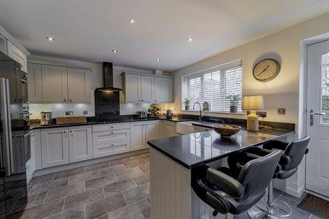 1 Barlow Drive, Fradley, Lichfield, WS13 8TL