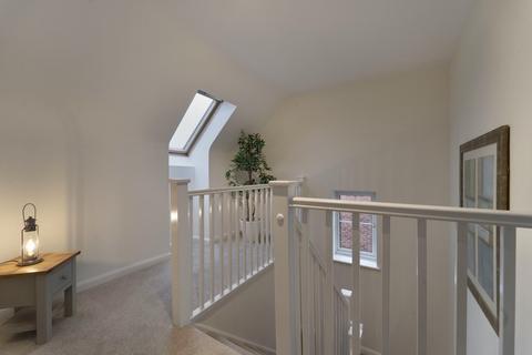 1 Barlow Drive, Fradley, Lichfield, WS13 8TL