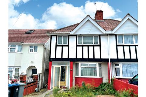 10 Tudor Court North, Wembley, HA9 6SG