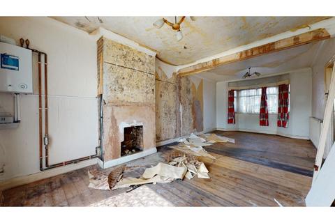 10 Tudor Court North, Wembley, HA9 6SG