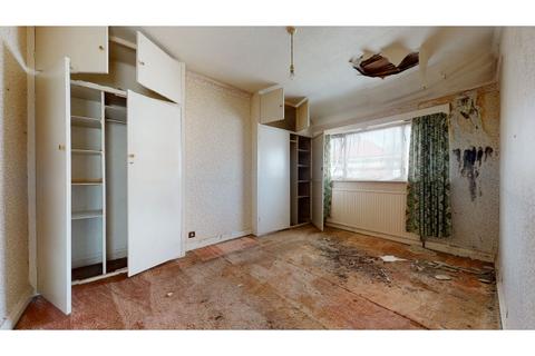 10 Tudor Court North, Wembley, HA9 6SG