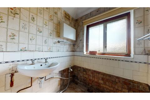 10 Tudor Court North, Wembley, HA9 6SG