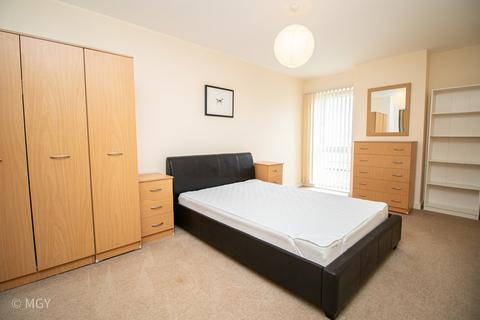 2 bedroom apartment to rent, Overstone Court, Cardiff Bay