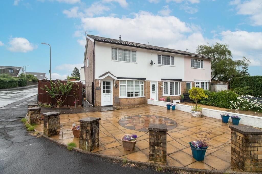St Andrews Road, Penycoedcae 2 bed end of terrace house £155,000