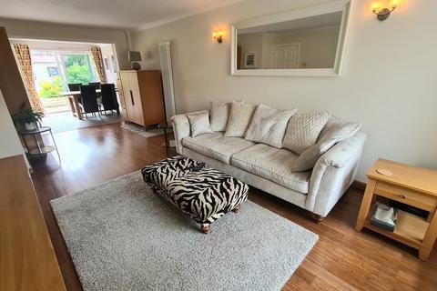 4 Ashwin Close, Brackley, NN13 6LZ