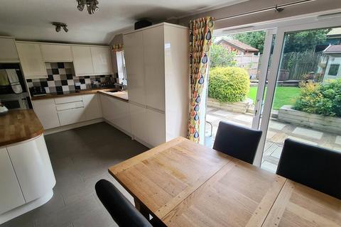 4 Ashwin Close, Brackley, NN13 6LZ