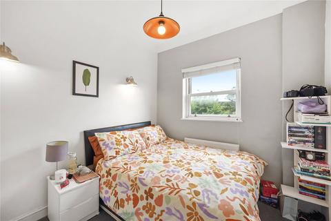 2 bedroom flat to rent, Clifton Gardens, London