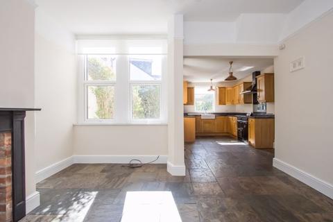 12 Bedwas Place, Penarth, CF64 2UA