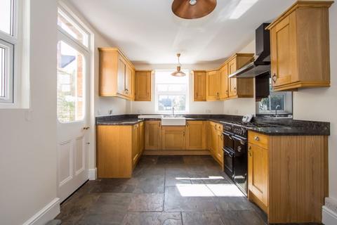 12 Bedwas Place, Penarth, CF64 2UA