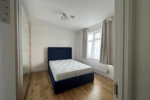 1 bedroom in a house share to rent, WOODSIDE END, ALPERTON , WEMBLEY, LONDON HA0