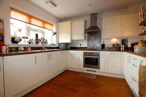 4 Roberts Way, Fulbourn, Cambridge, CB21 5AA