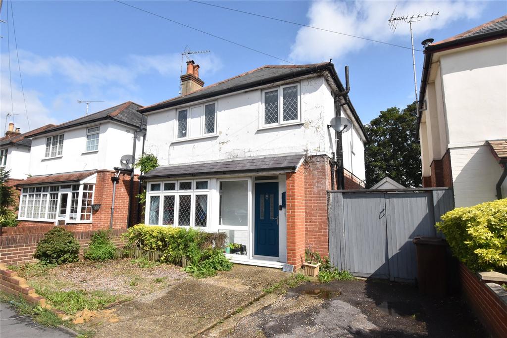 Reading Road, Farnborough, Hampshire, GU14 4 bed detached house £500,000