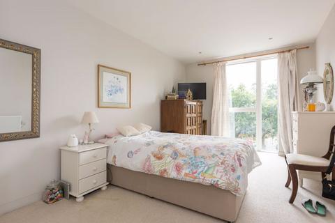 1 bedroom apartment to rent, The Heart, Walton-On-Thames