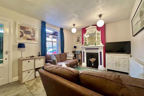 2 bedroom terraced house for sale, North Street, Banbury - Edwardian Property