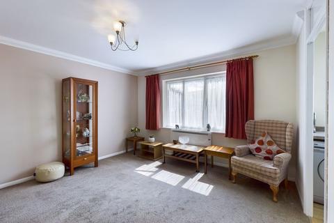 15 Gidea Close, South Ockendon, RM15 6PF