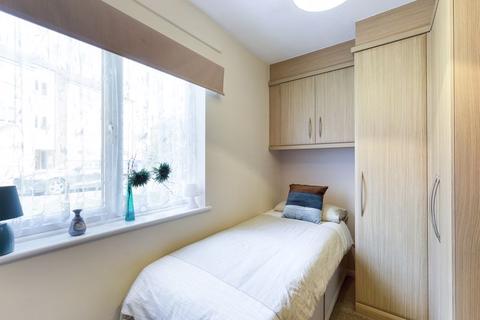 15 Gidea Close, South Ockendon, RM15 6PF