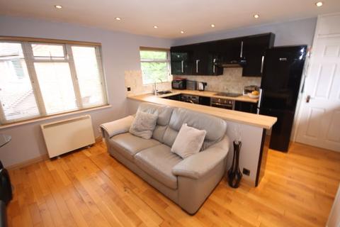 46 Hindhead Close, Uxbridge, UB8 3UE
