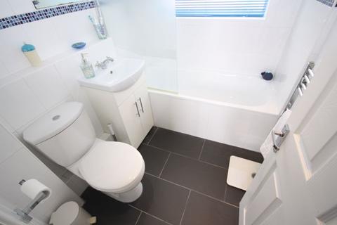 46 Hindhead Close, Uxbridge, UB8 3UE