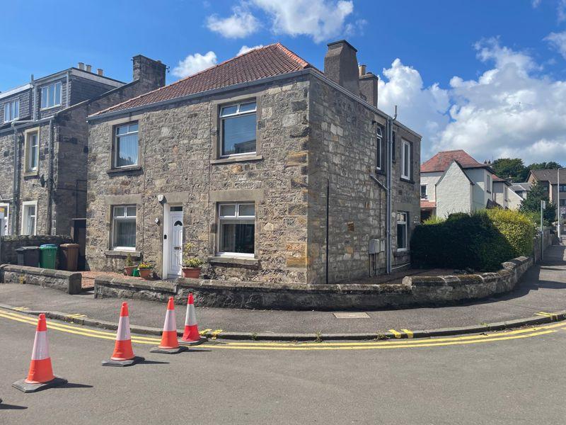 Cloanden Place, Kirkcaldy 3 bed apartment £77,500