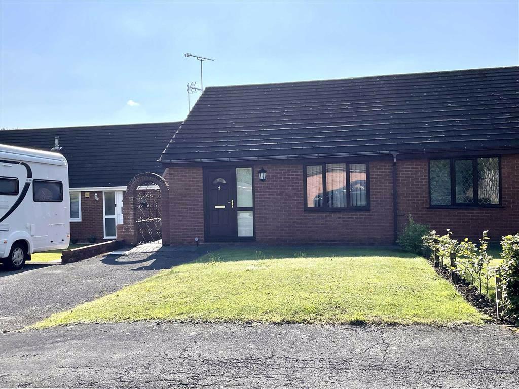 Pont Yr Afon, Penycae, Wrexham, LL14 2 bed bungalow £165,000