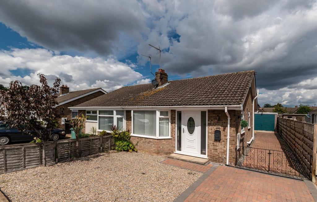 Greenshaw Drive, Haxby, York 2 bed semidetached bungalow £250,000