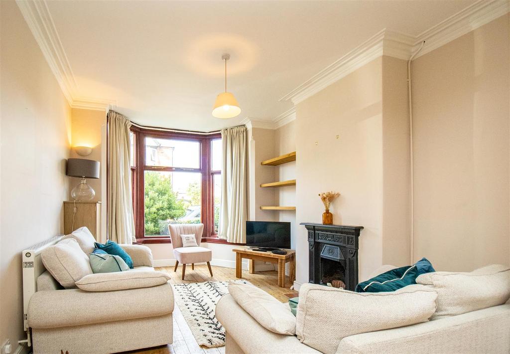 Byron Road West Bridgford Nottingham 2 bed terraced house £825 pcm (£