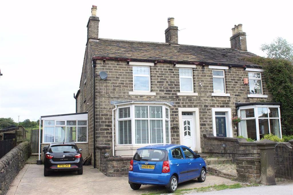 Manchester Road, Tintwistle, Glossop 3 bed semidetached house £285,000
