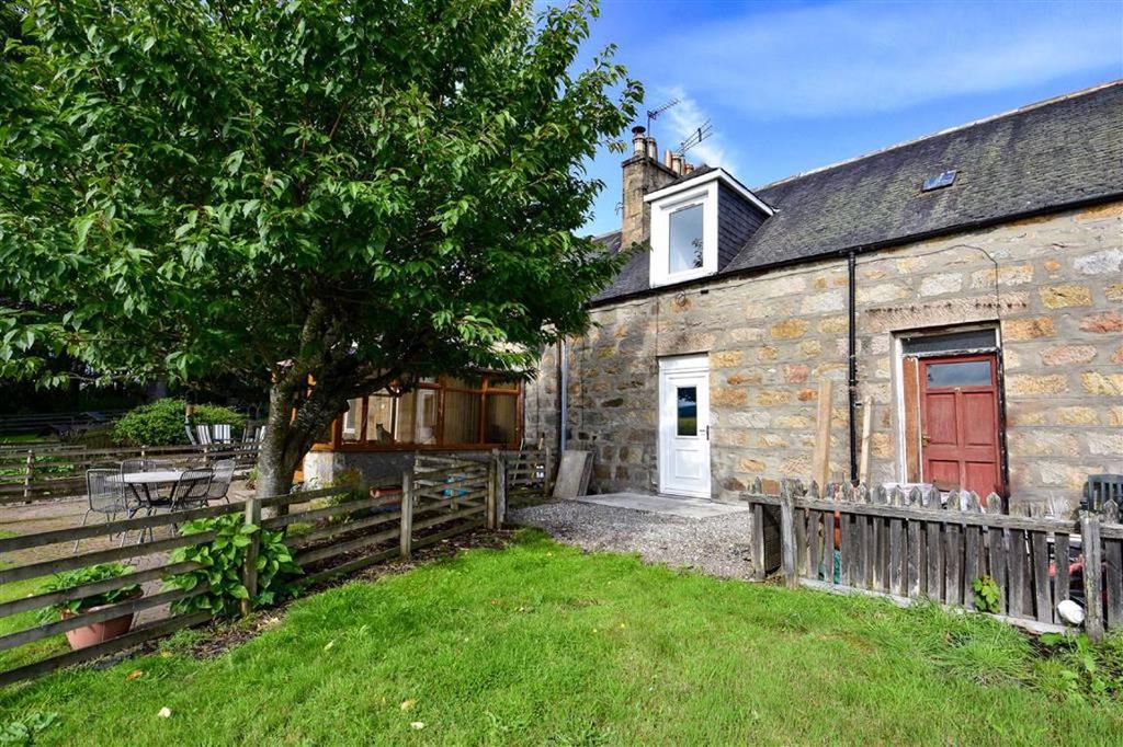 Aberlour 3 bed terraced house for sale