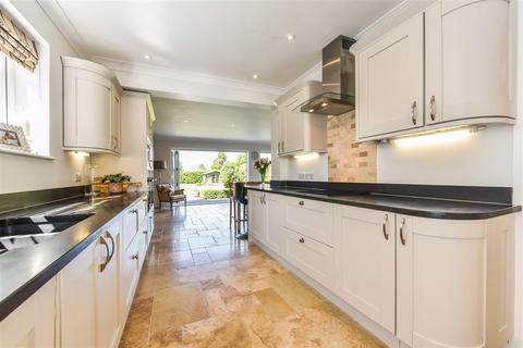 49 Downview Road, Felpham, Bognor Regis, PO22 8HH