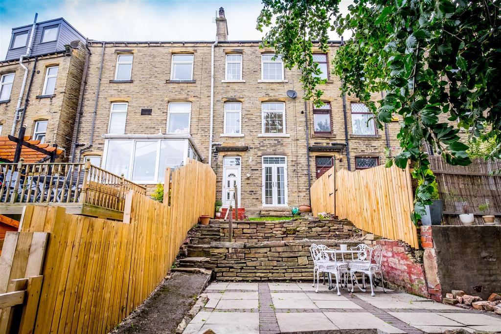 Mill Hill Lane, Brighouse 3 bed terraced house £153,000