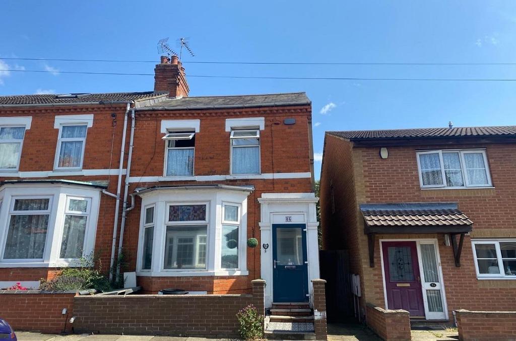 Cecil Road, Queens Park, Northampton, NN2 3 bed terraced house £220,000
