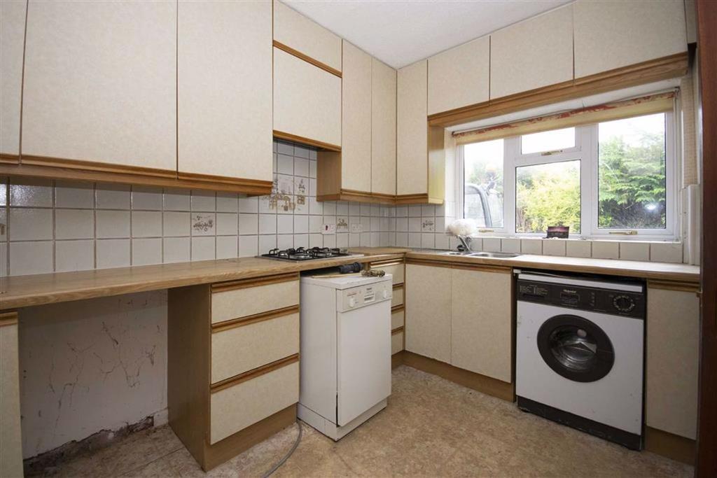 Quinta Road, Weston Rhyn Oswestry, SY10 3 bed bungalow £255,000