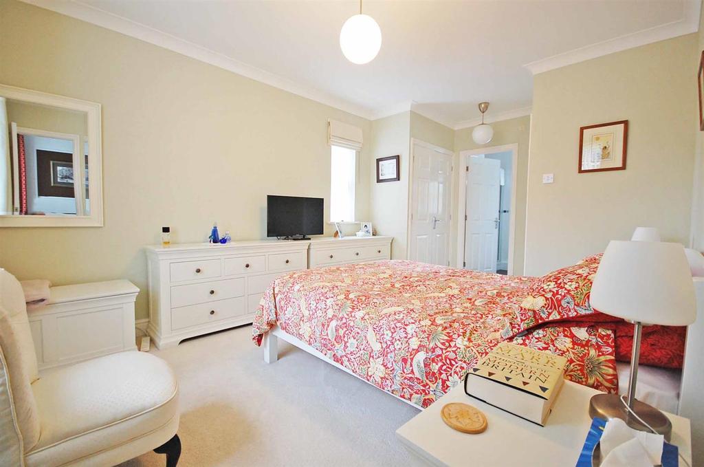Master Bedroom.jpg