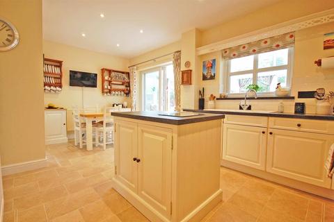 7 Harnham Drive, Great Notley, Braintree, CM77 7YX