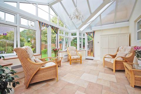 7 Harnham Drive, Great Notley, Braintree, CM77 7YX