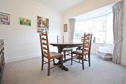 7 Harnham Drive, Great Notley, Braintree, CM77 7YX