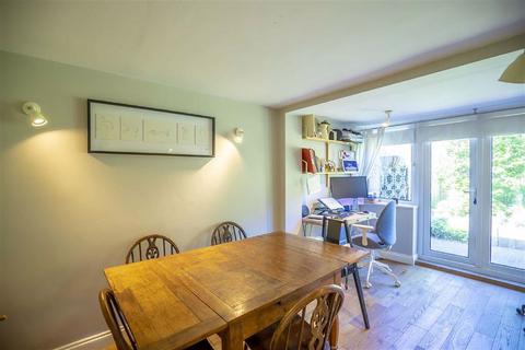 54 Folly Fields, Wheathampstead, St Albans, AL4 8HL