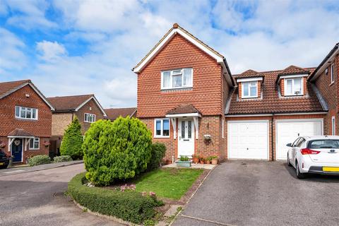 37 Primrose Walk, Ewell, Epsom, KT17 2EZ