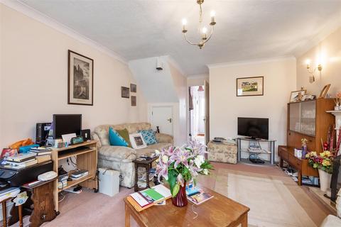 37 Primrose Walk, Ewell, Epsom, KT17 2EZ