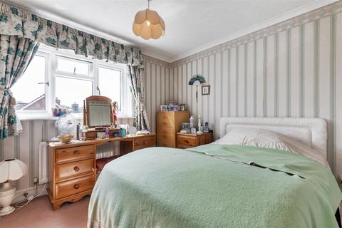 37 Primrose Walk, Ewell, Epsom, KT17 2EZ